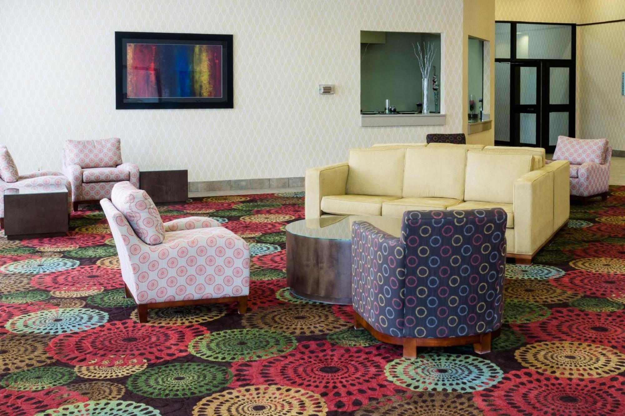 Holiday Inn Express Big Rapids By Ihg Dış mekan fotoğraf